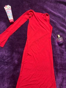 Elegant Red One-Shoulder Gown