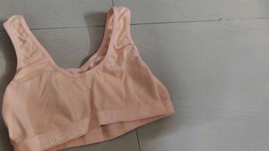 Non padded sports bra new with tag women