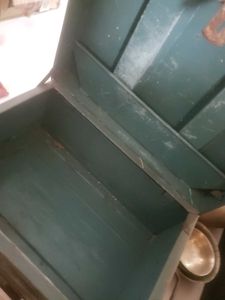 Vintage Trunk Iron Very Cute