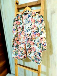 Floral Print Open Front Shrug size-36