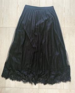LACE SKIRT