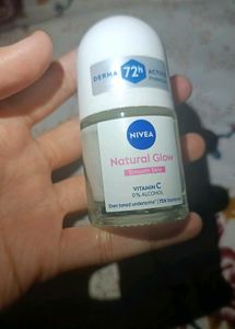 NIVEA Natural Glow Deodorant