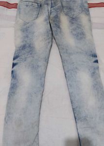 Distressed Jeans with Bow Detail