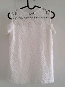 Off-shoulder Lacy Top