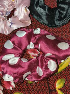 5 Beautiful Scrunchies on Sale