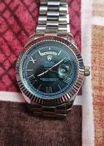 Elegant Silver Wristwatch