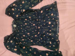 Stylish old Navy Floral top