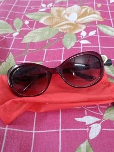 Chic Burgundy Sunglasses