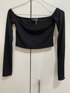 🔥Black Off-Shoulder Crop Top