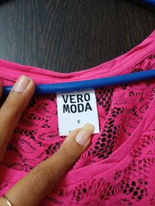 Vero Moda Lace Tank Top. S Size. 250 Rupees. P
