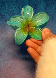 Resin Flower Hair Clip