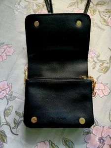 Dressberry Solid Black Sling Bag