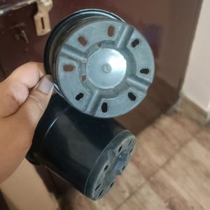Plastic Plant Pots (2pcs), Small, Drainage Holes