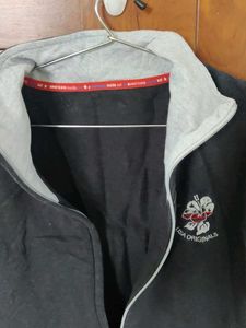 Pullover With Zip