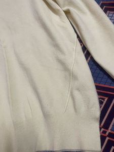 Cream Pullover Sweater 🦋