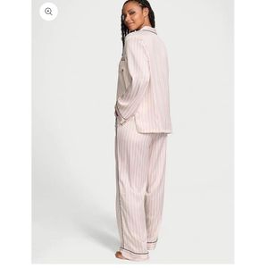 Victoria&#39;s Secret Pajama Set