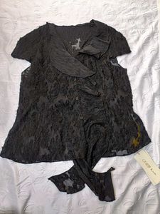Y2K Textured Ruffle Shirt 🖤