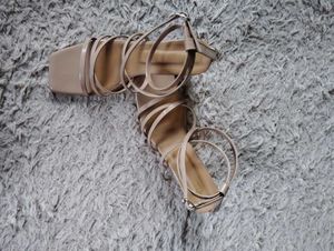 J&M Looks Strappy Heel