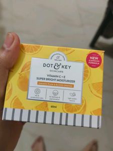 Dot & Key Super Bright Moisturizer