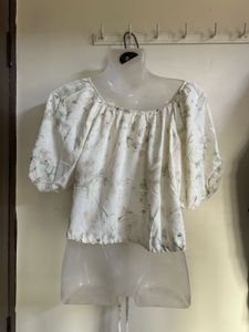 Floral Puff Sleeve Crop Top