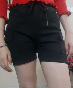 Black Cotton Women&#39;s  Denim Shorts
