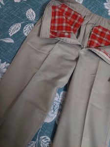 A Raymond Straight Fit Old Money Pant