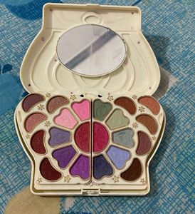 New Makeup Kit And Lipstic🫶🏻