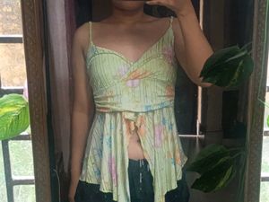 pretty floral top