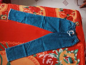 Sanabel Women Jogger Fit Mid Rise Blue Jeans .