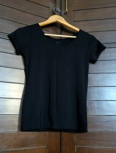 Uniqlo AIRism Cotton Scoop Neck T-Shirt