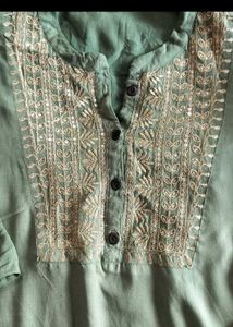 Embroidered Green Kurta L