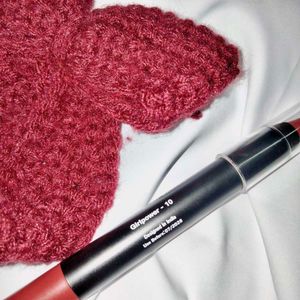 MARS Won&#39;t Smudge Won&#39;t Budge Crayon Lipstick🎀