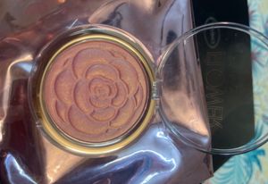 FLOWER BEAUTY POT BLUSH- SWEAT PEA