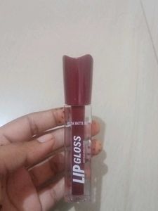 Huda Matte Me Lip Gloss