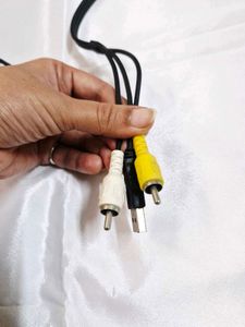 Mini USB to RCA AV