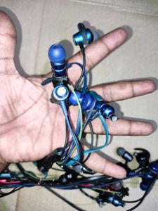 Lot Of Branded Blutooth Nackband