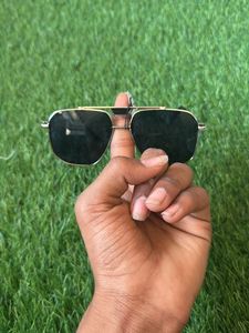 Sunglasses In Black Silver