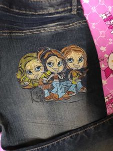 Cartoon Embroidered Capri