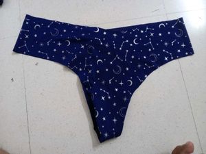 Victoria&#39;s Secret Panties &amp; thong set