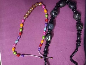 “Handcrafted Black Bead Necklace With Free Gift