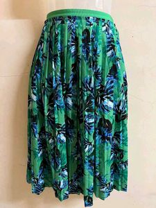 pinterest banana republic branded skirt