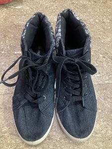Black Sneakers