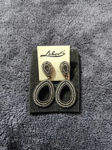 Black Metal Teardrop Crystal Dangler Earrings