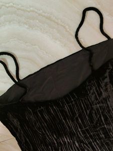 georget dress with black velvet strips💎