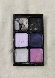 Set of 4 eyeshadow pallets
