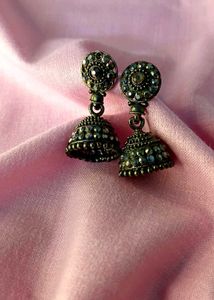 Elegant Antique Jhumka Earrings – Timeless Beauty
