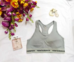 🇳🇿💫💗 New Balance Gray Ribbed Sports Bra
