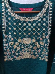 Varanga Green &amp; Silver Toned Yoke Design Straight