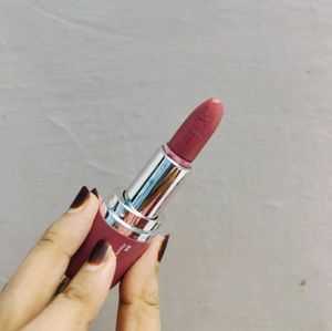 4 MAKEUP PRODUCTS COMBO