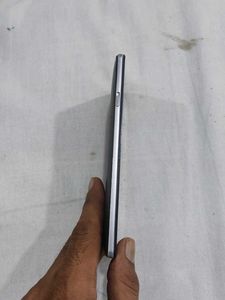 One Plus 2 Mobile Good Working Condition Me He